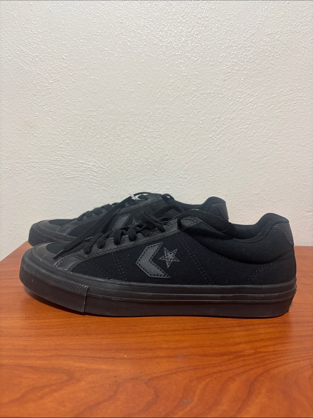 Converse Men's All Black Low-Top Skate Sneakers size 9 New.